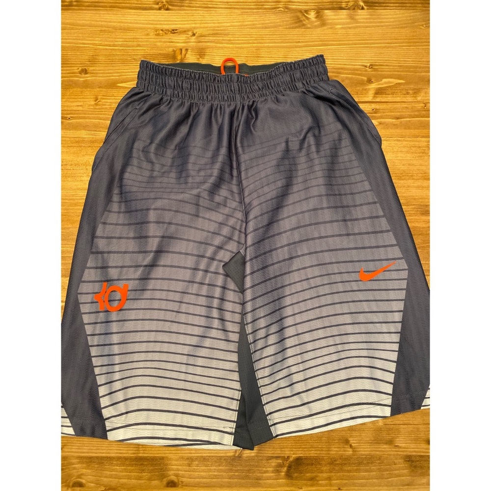 Men’s size small kd Nike Dri-fit shorts